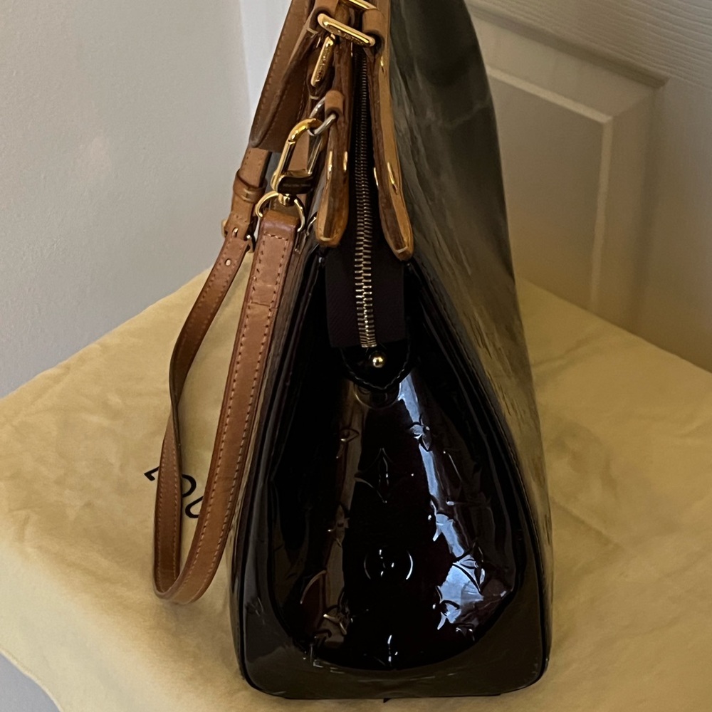 💎AUTHENTIC LOUIS VUITTON💎 BREA MM AMARANTE VERNIS BAG•GORGEOUS BAG - Picture 7 of 16